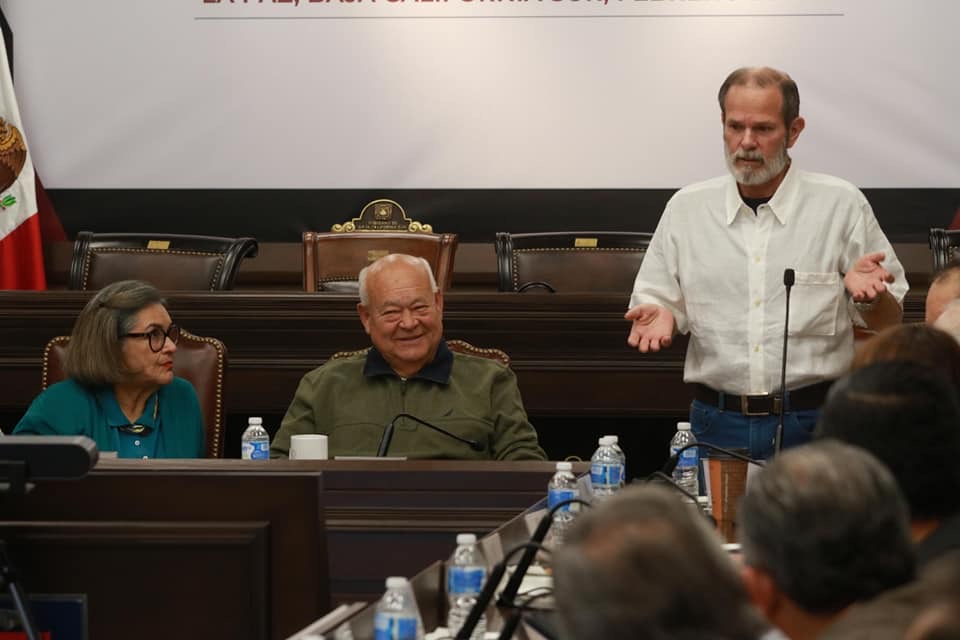 Presentan a gobernador Víctor Castro Cosío análisis de políticas y