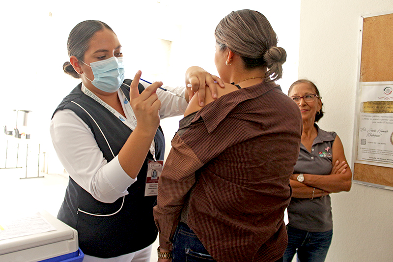 INICIÓ VACUNACIÓN CONTRA INFLUENZA PARA PERSONAL DE SALUD Gobierno de